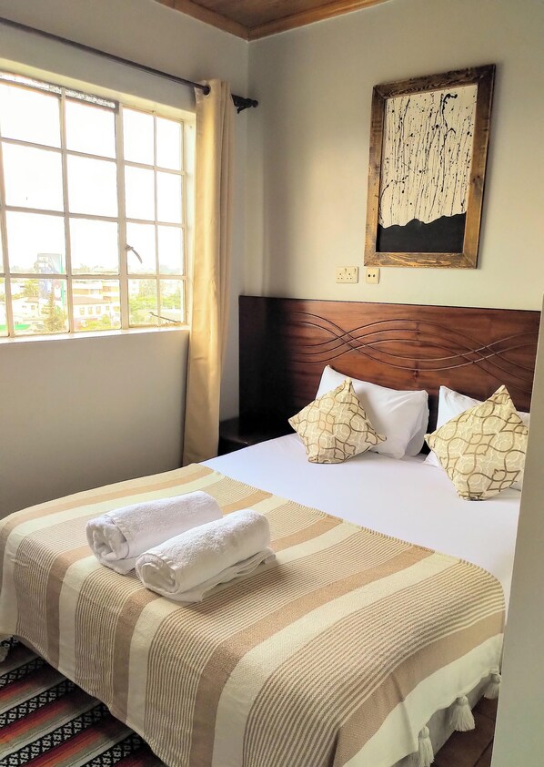 1 bedroom, desk, free WiFi, bed sheets