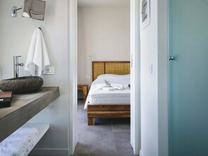 3 soverom, strykejern/-brett, wi-fi og sengetøy