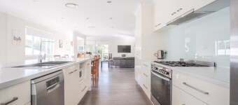 Moffat Beach, Large families & friends unite here!