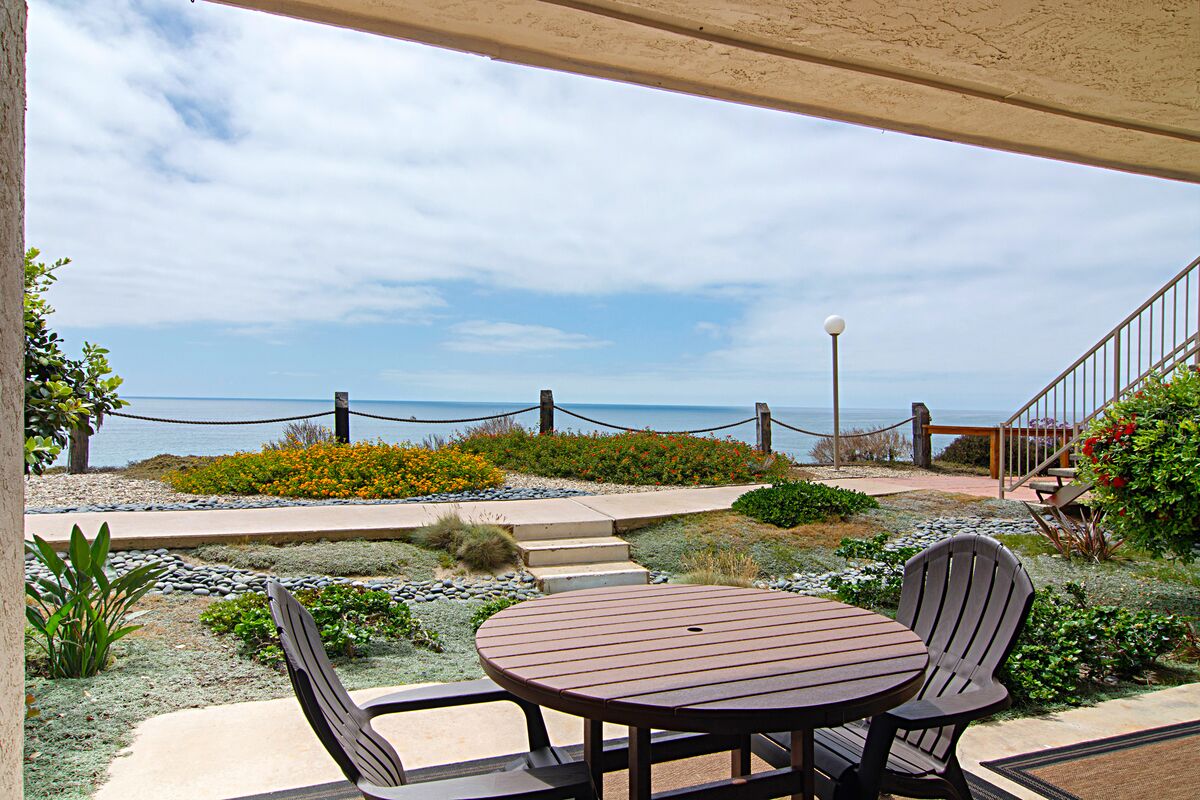 Ocean View Condo, Remodeled, w/ Pool, Spa & Beach Access