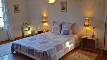 9 bedrooms, iron/ironing board, travel cot, WiFi