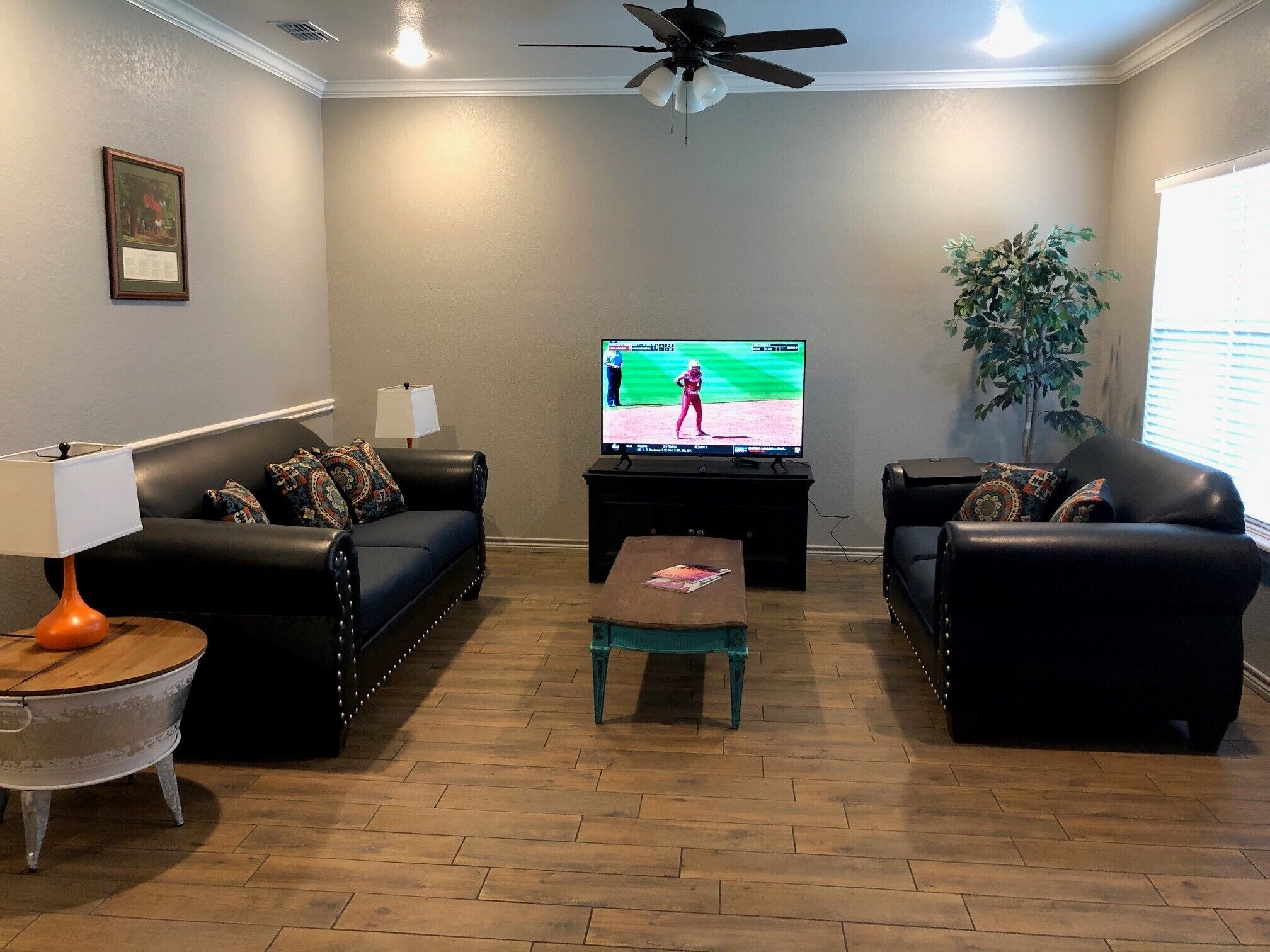 The Howdy, Apartment C, Building 2