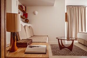 Suite Junior | Premium bedding, minibar, in-room safe, desk - Hôtel Monsieur Aristide (Paris)