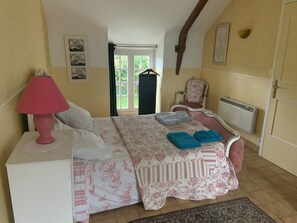 2 chambres, lit parapluie, Wi-Fi gratuit, draps fournis