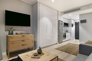 公寓 (1 Bedroom) | 客廳 | 電視