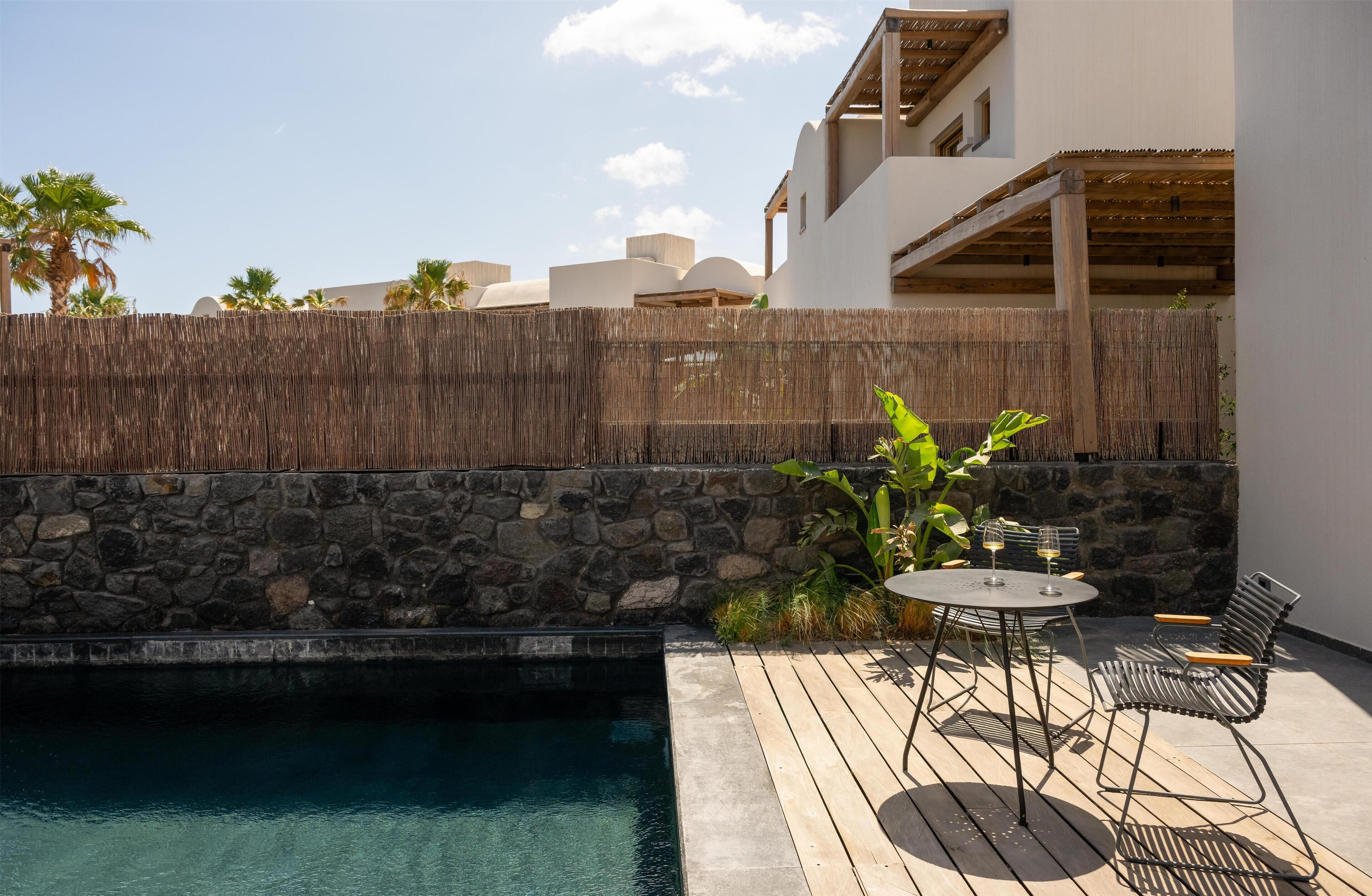 Habitación Premium, Terraza (Plunge Pool) | Alberca | Alberca al aire libre por temporada y sombrillas en la alberca 