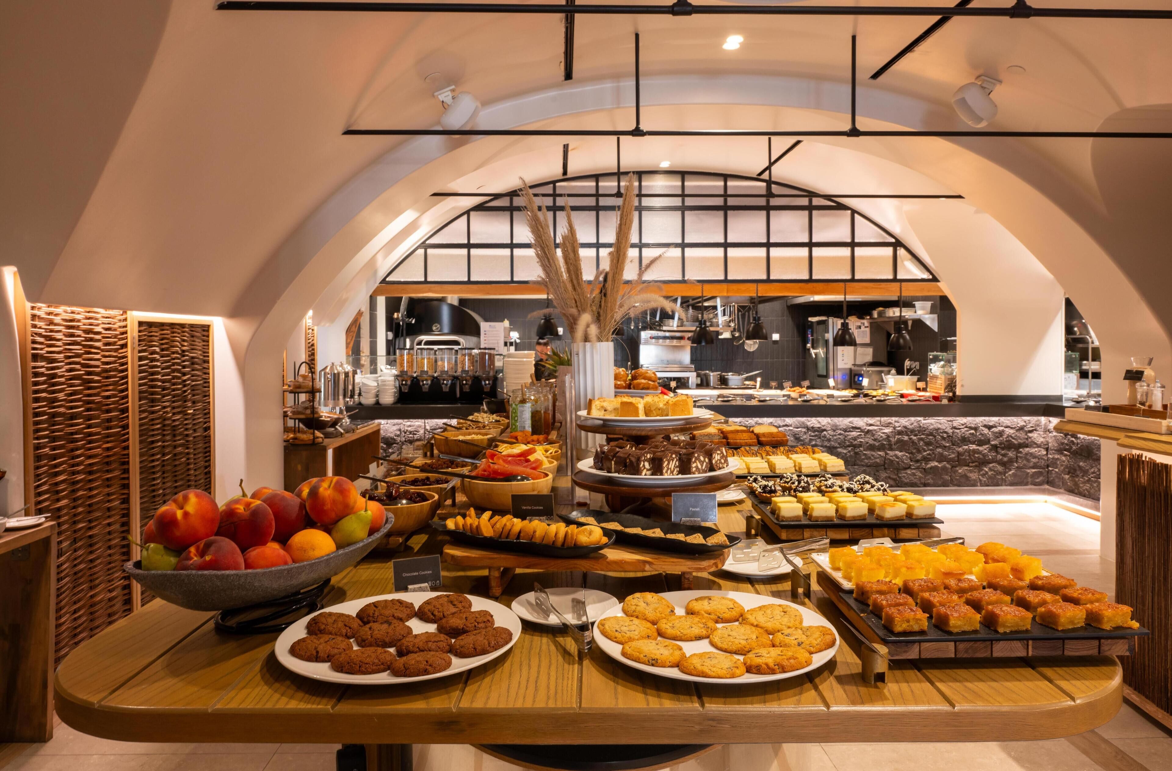 Daily buffet breakfast for a fee