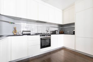 Oppvaskmaskin, kaffetrakter/tekoker og brødrister