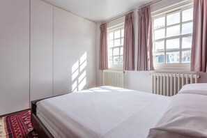 2 多间卧室、熨斗/熨衣板、免费 WiFi、床单