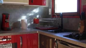 Réfrigérateur, plaque de cuisson, cafetiÚre/bouilloire