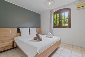 4 bedrooms, iron/ironing board, free WiFi, bed sheets - Villa Diamantina - Four Bedroom Villa, Sleeps 8 (Le Diamant)