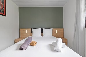 4 habitaciones, tabla de planchar con plancha y wifi gratis