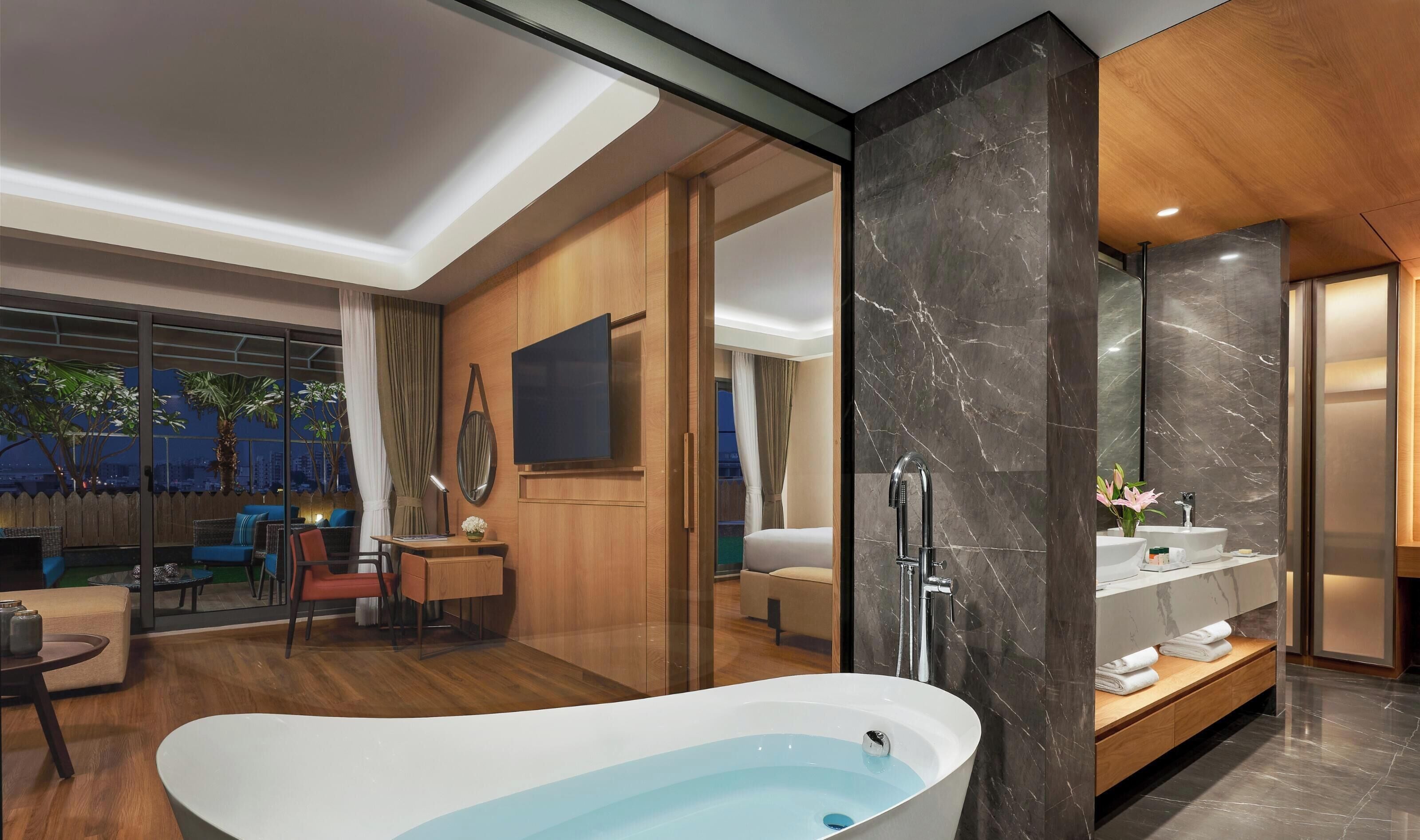 Suite, 1 King Bed with Sofa bed | Bathroom | Shower, rainfall showerhead, free toiletries, hair dryer