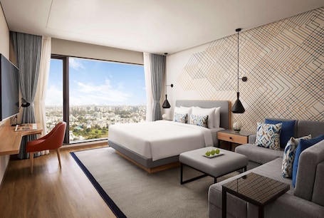 In-room safe, desk, laptop workspace, soundproofing