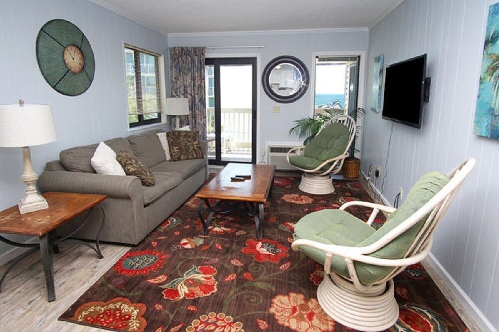 Ocean Forest Villas 305E - Lovely 2 Bedroom/2 Bath Ocean View Condo with Outdoor Swimming Pool, Hot Tub and Kiddie Pool
