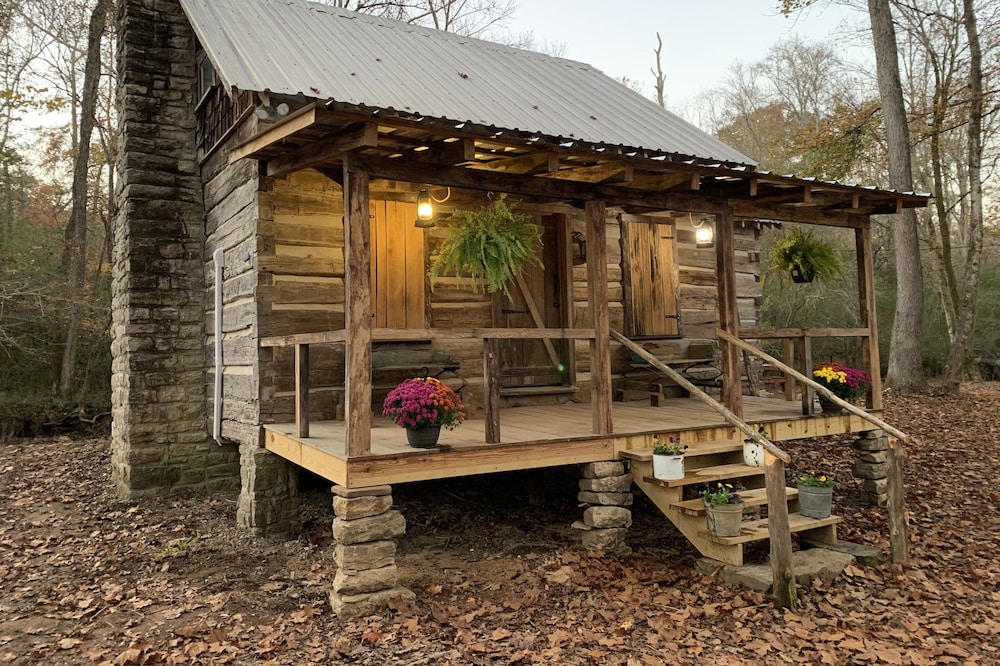 Creekside Cabin Getaway - Only 10 Miles from Downtown Florence