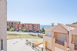 Property grounds - Sesimbra Sea View Villa (C110) (Sesimbra)