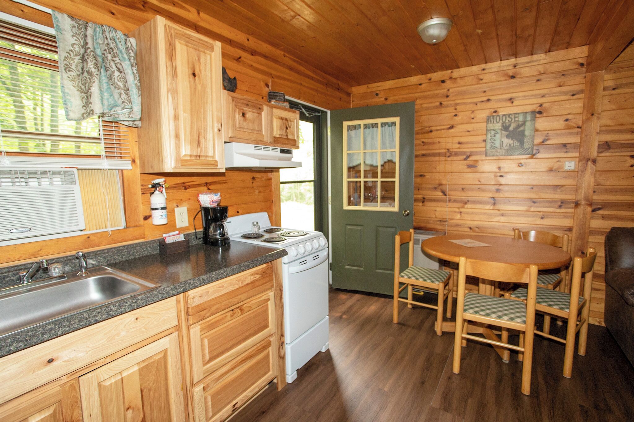 Cabin 2301 - Cute Log Cabin inside Private Resort