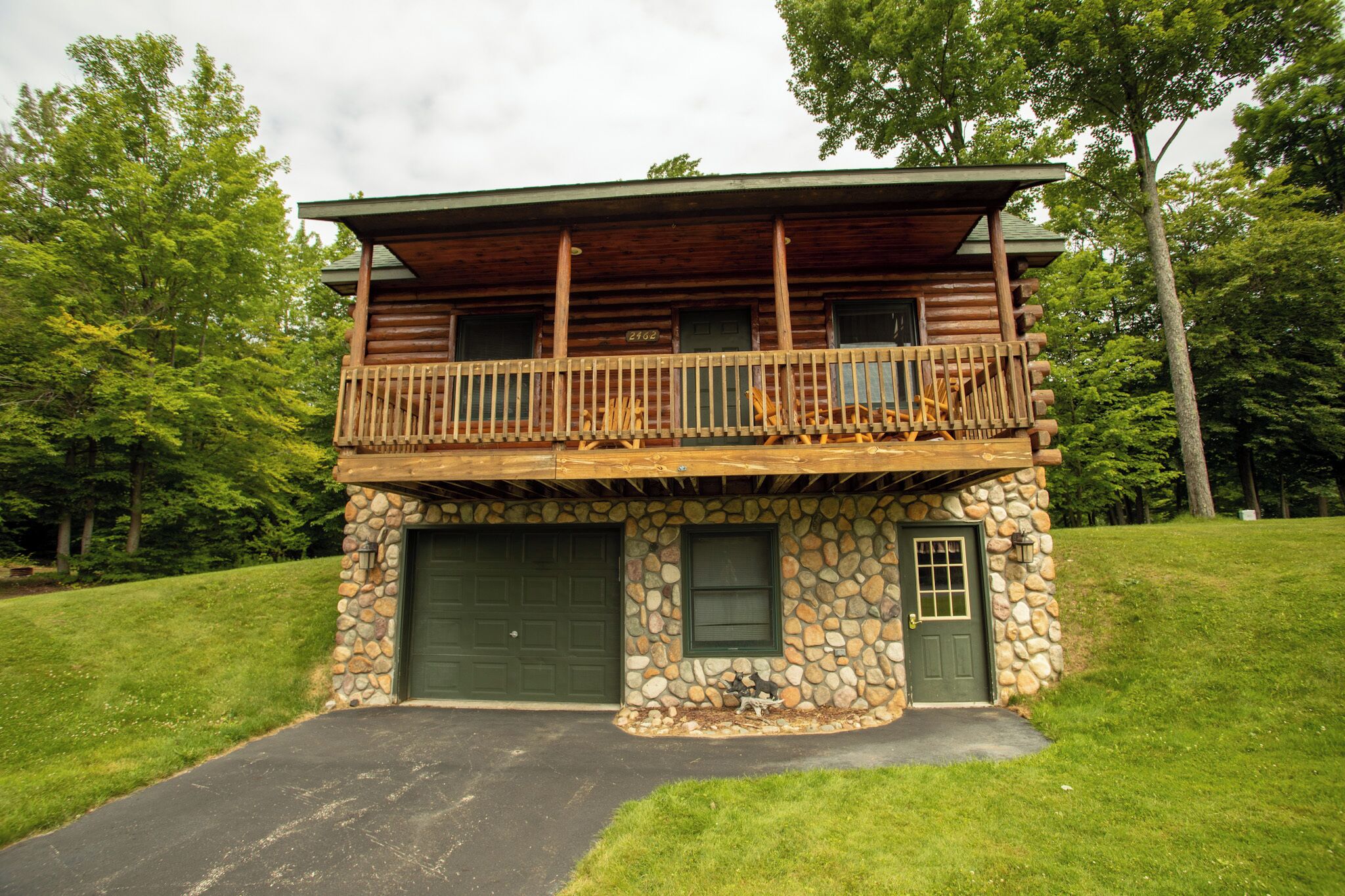 Cabin 2462 - Roomy Log Cabin within Private Resort