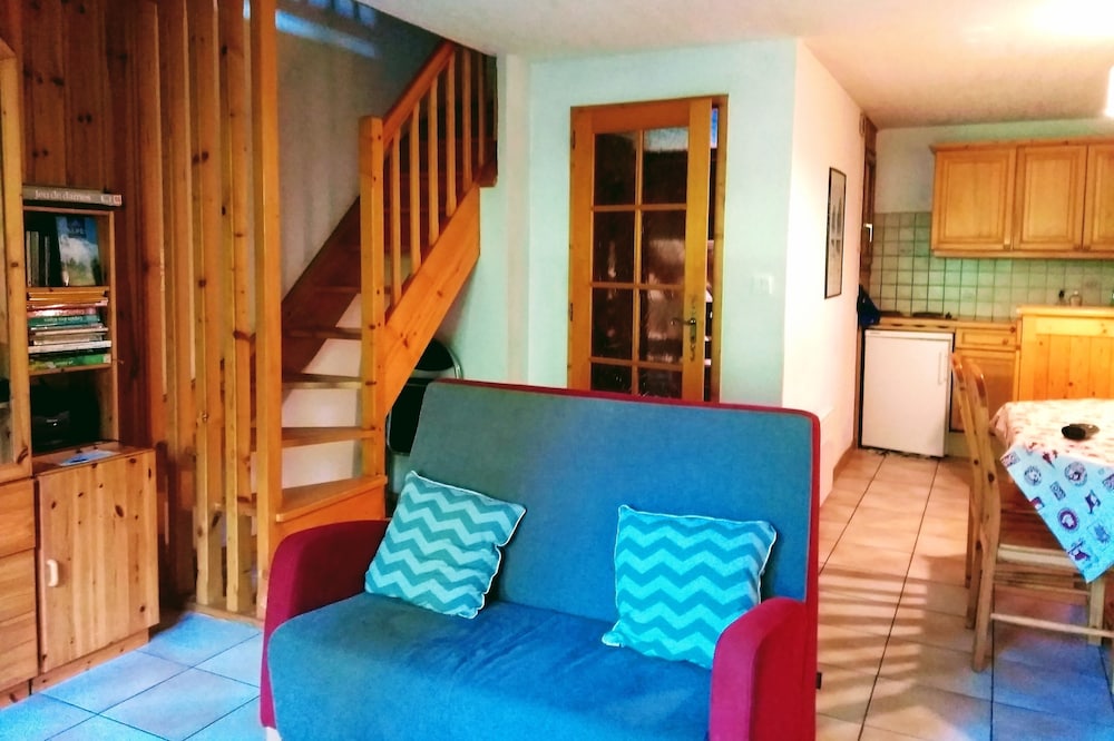 Clos des Loirs, 6. Duplex 55m2, not overlooked