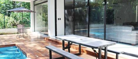 Outdoor dining