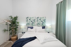 2 bedrooms, travel crib, free WiFi