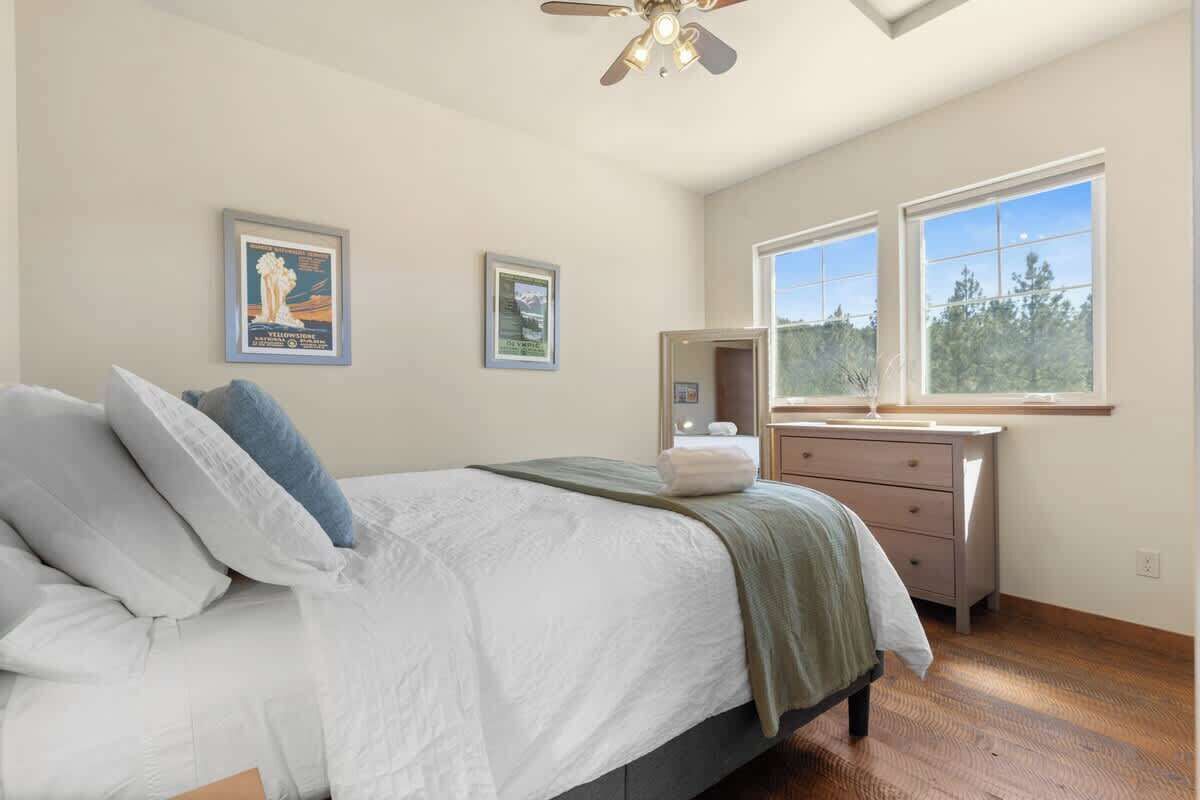 4 bedrooms, iron/ironing board, travel crib, free WiFi