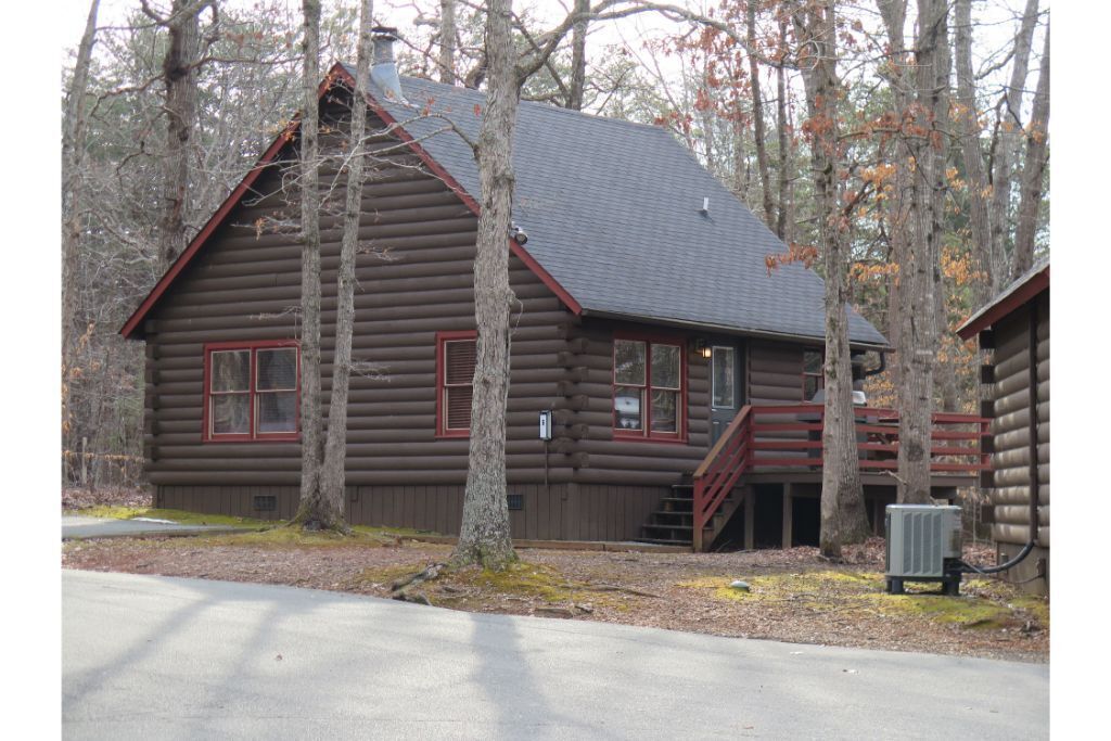 Shenandoah Crossing -2 bedroom deluxe cabin