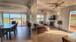 Smart TV - Spectacular penthouse 100m from beach in the middle of the Arenal area (Javea)