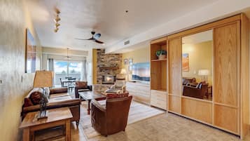 Smart TV, fireplace, DVD player