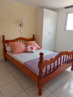 1 bedroom, iron/ironing board, travel cot, free WiFi