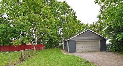 Convenient to Everywhere! Train-Themed Bnb by active Railroad -- Cincinnati Area