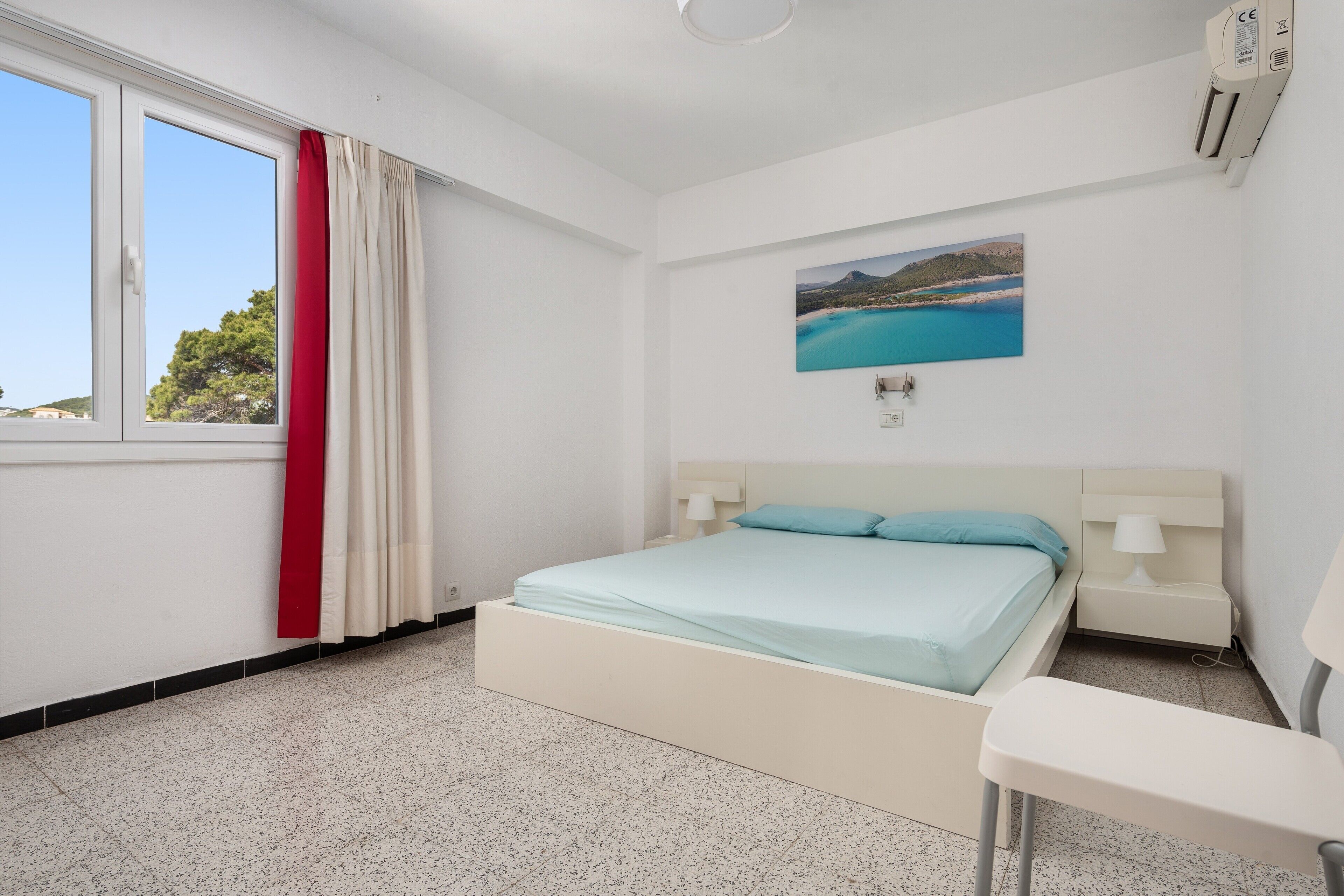 2 bedrooms, iron/ironing board, WiFi (free), bed sheets