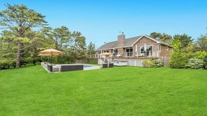 Exterior - Newly Renovated, Modern home with pool, cathedral ceilings, open-floor... (Southampton)