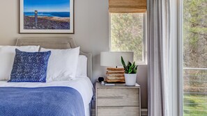 5 bedrooms, laptop workspace, iron/ironing board, internet