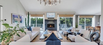 Newly Renovated, Modern home with pool, cathedral ceilings, open-floor...