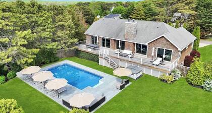 Newly Renovated, Modern home with pool, cathedral ceilings, open-floor...