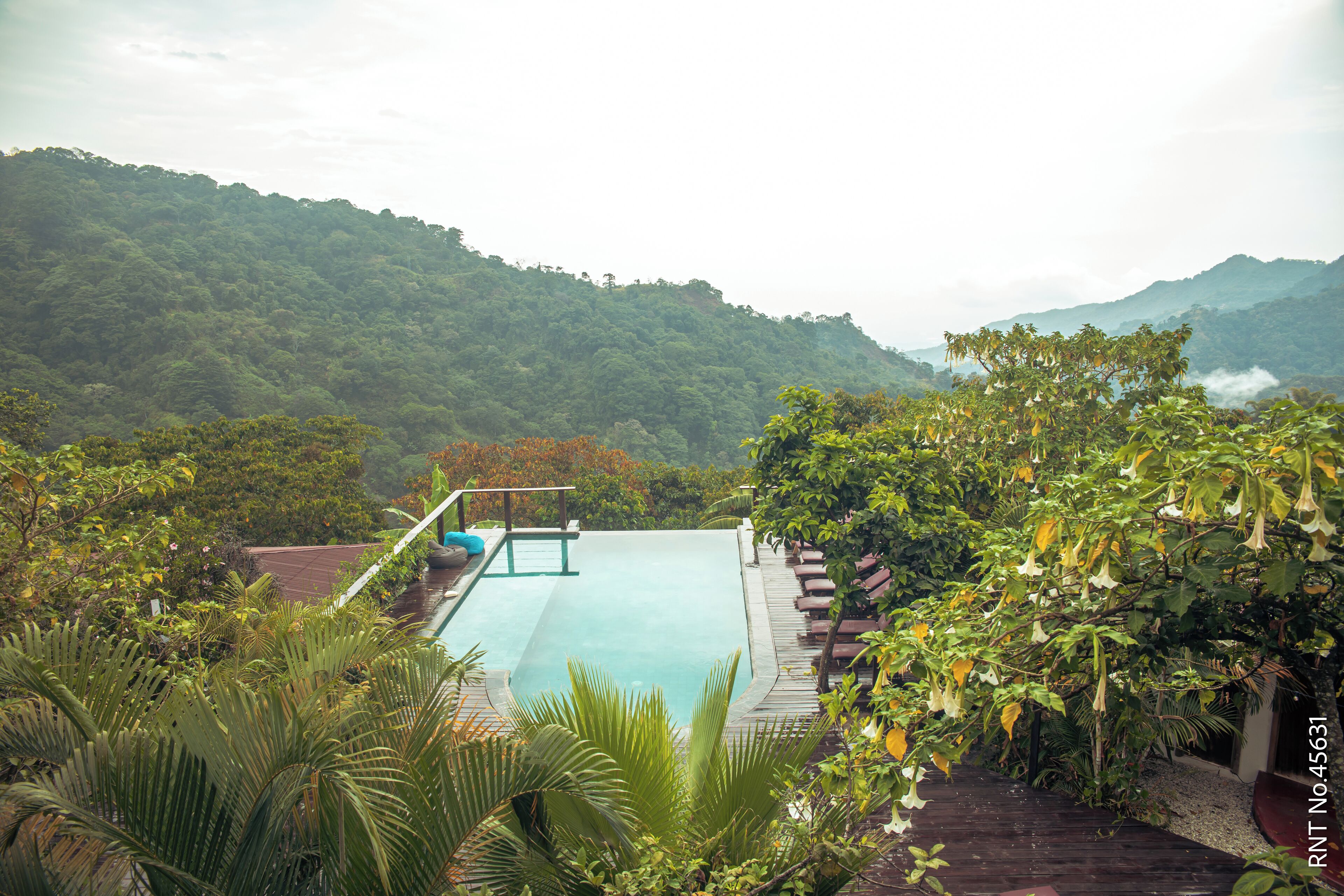 Infinity pool