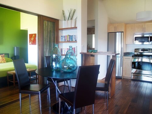 B10: 1 bedroom, 3rd floor, oceanview