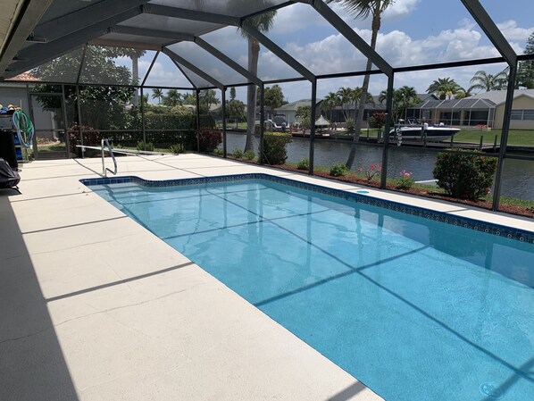 Piscine extérieure, piscine chauffée