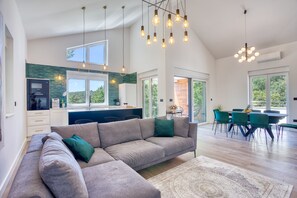 Smart TV, fireplace, video games, ping pong