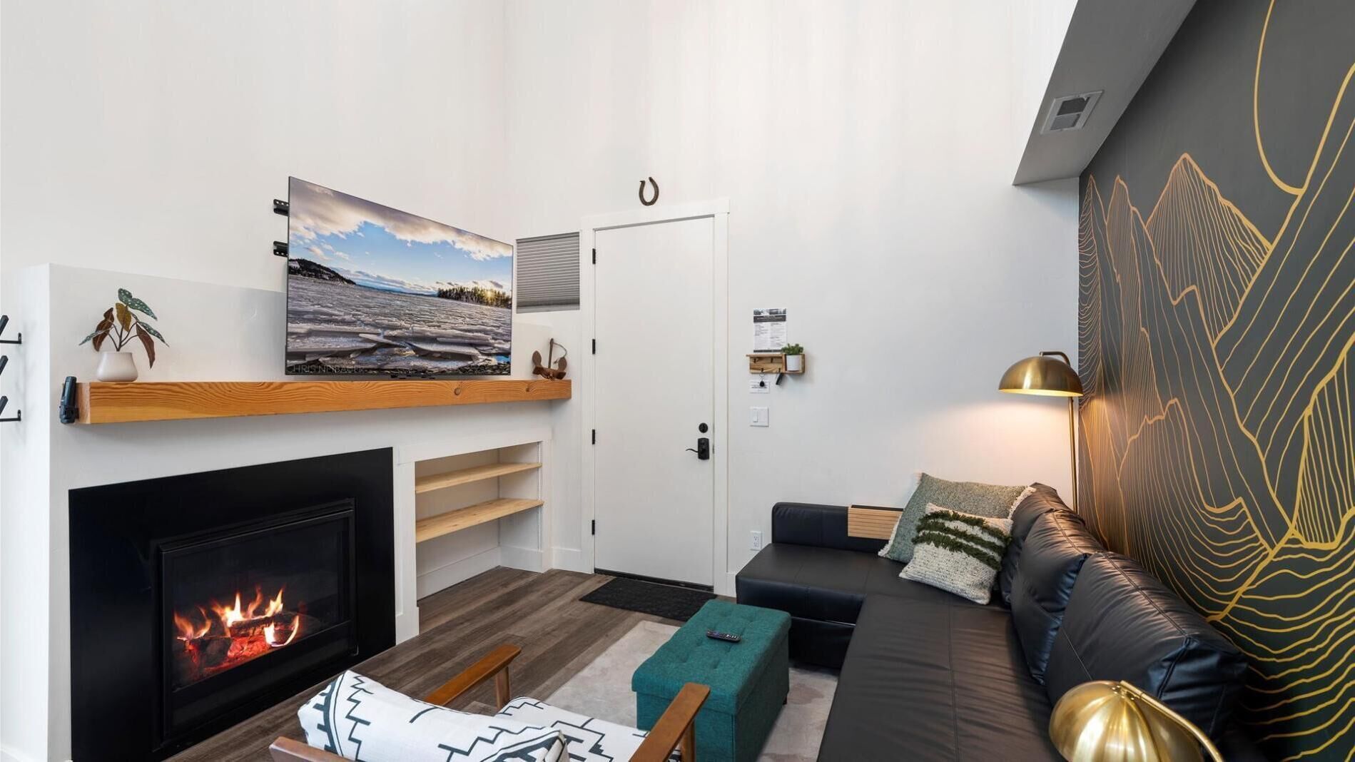 Brand New 2 Bedroom Townhome with community hot tub, pool, & fitness center!