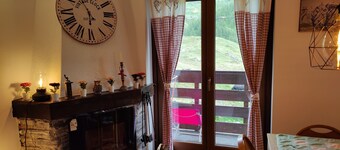 Skichalet Cervinia Ski-in-ski-out 3 Apt. Sanny+elena+bassi 12-18 Pers. Wifi