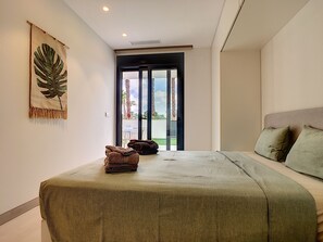 3 chambres, fer et planche à repasser, accès au Wi-Fi (inclus)