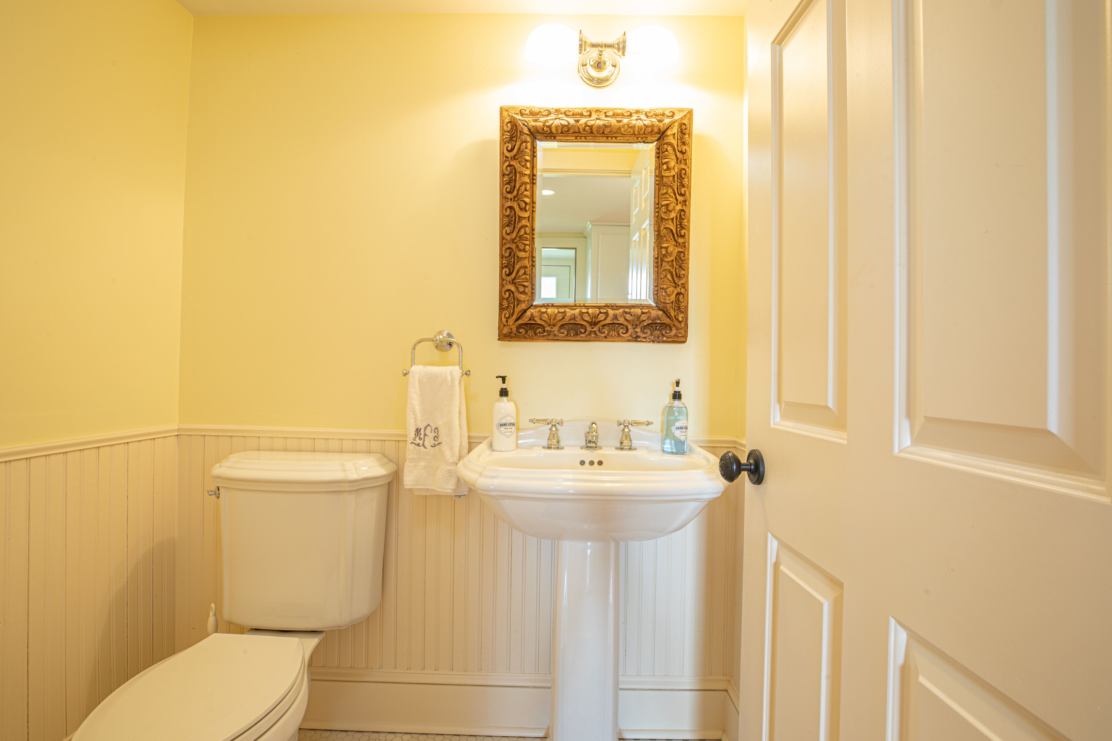 North Cottage at Hobbit Hollow Farm