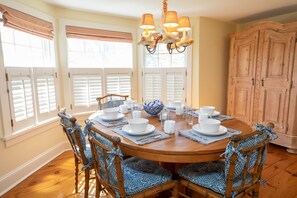 Dining - North Cottage at Hobbit Hollow Farm (Skaneateles)