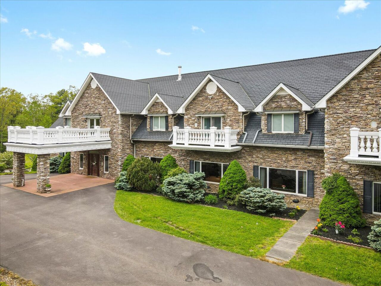 Super Luxury Mansion & Green Retreat In Plains PA