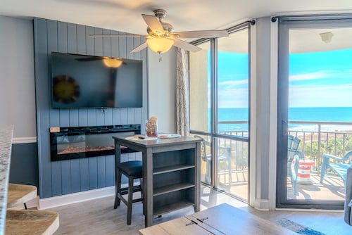 Ocean View King Suite!  Sleeps 4  Meridian Plaza 705