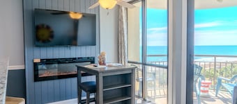 Ocean View King Suite!  Sleeps 4  Meridian Plaza 705