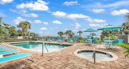 Ocean View King Suite! Sleeps 4 Meridian Plaza 705